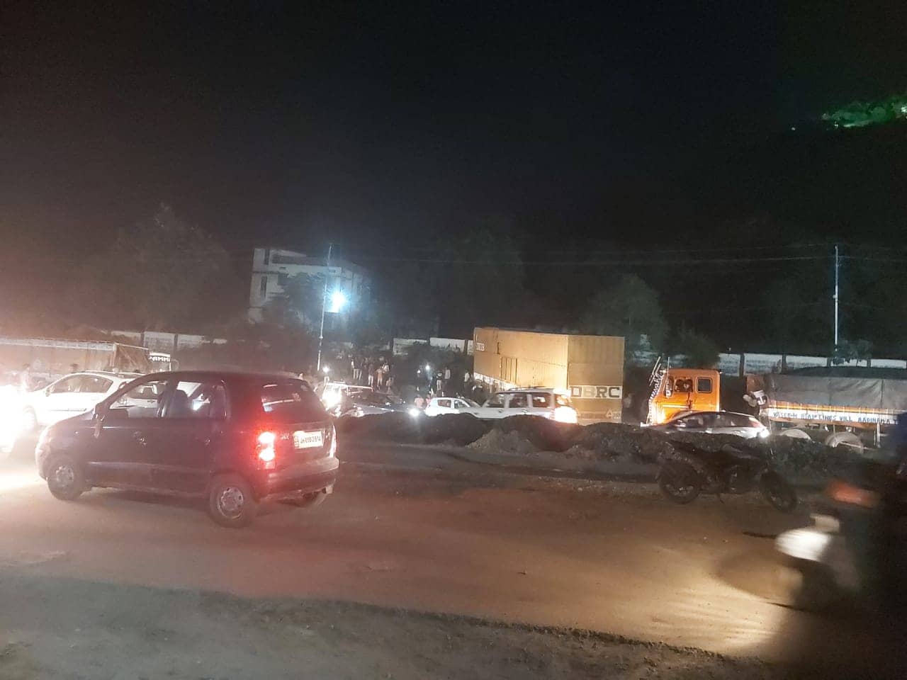 रामगढ़ में कंटेनर और कार में जोरदार टक्कर, इस दर्दनाक हादसे में एक की मारे जाने की सूचना!