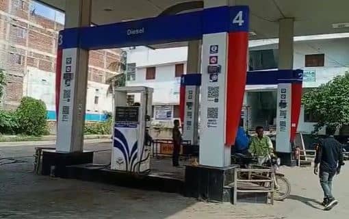 यहां पेट्रोल की जगह गाड़ी की टंकियों में भर दी जाती है पानी, जानिए कहां का है मामला 
