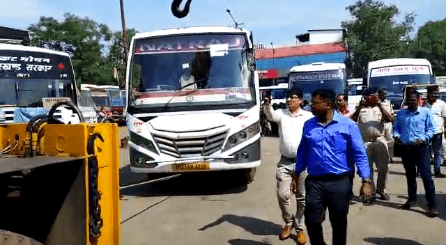 मानगो बस स्टैंड से हटाए गए  29 बसें, जानिए क्यों