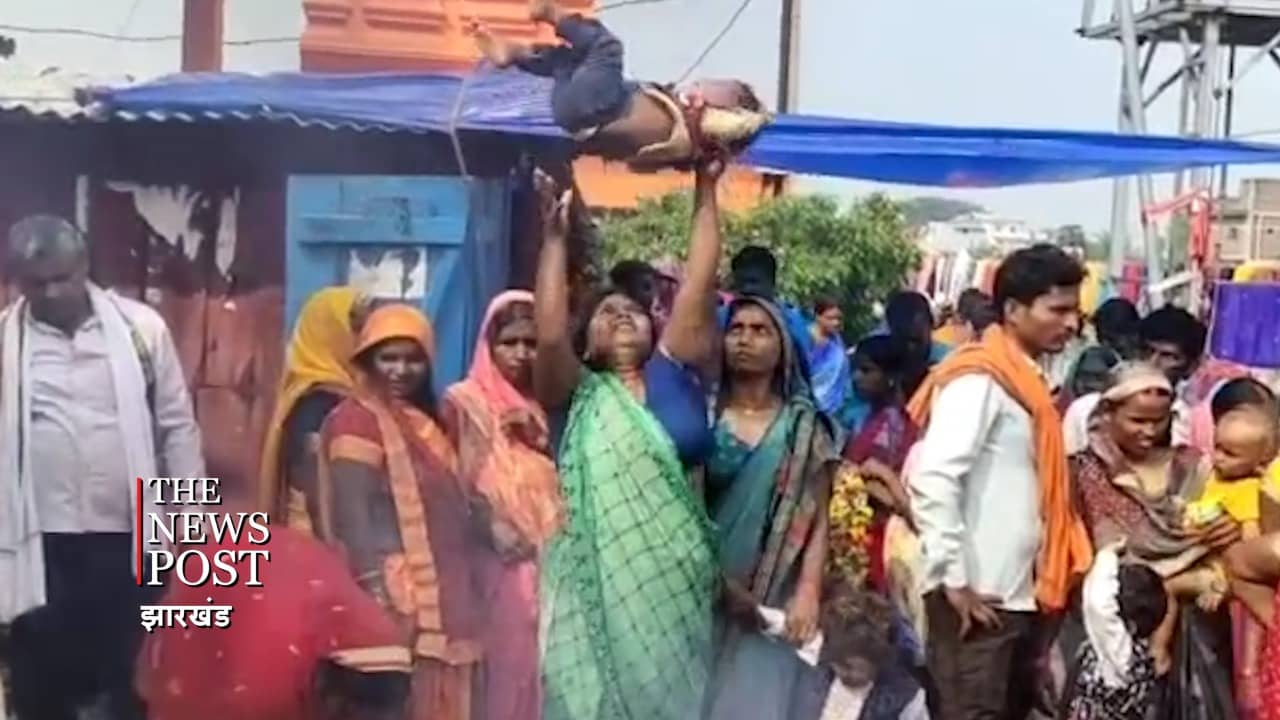 झारखंड के पलामू में नवरात्रि में लगता है भूत मेला, सरेआम चल रहीं ओझा गुनी की दुकानें