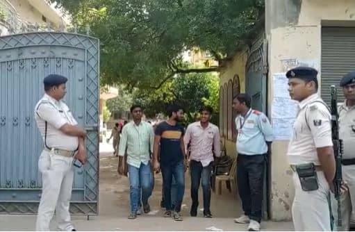 नालंदा : सिपाही परीक्षा के दौरान एक सेंटर से मिले 37 नकलची, परीक्षार्थियों के पास से मिले इलेक्ट्रॉनिक डिवाइस