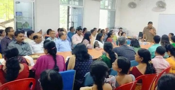 रितु मुखी मामला: एडीएम ने स्कूल के प्रचार्यों के साथ की बैठक, छात्रों के साथ बेहतर व्यवहार का दिया निर्देश 