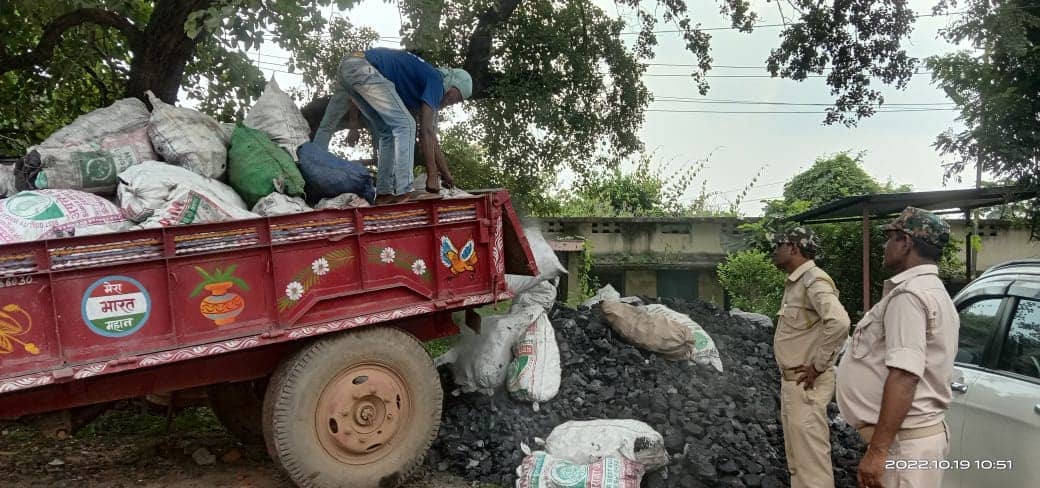 सीसीएल की  कार्रवाई, 8 टन कच्चा अवैध कोयला जब्त