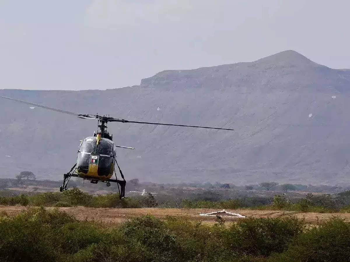 अरुणाचल प्रदेश में भारतीय सेना का हेलिकाप्टर क्रैश, राहत कार्य जारी