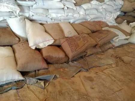 गोमो में चोरों का कमाल देखिये, मालगाड़ी से उतार लिए 200 बोरा गेहूं, जानिए फिर क्या हुआ