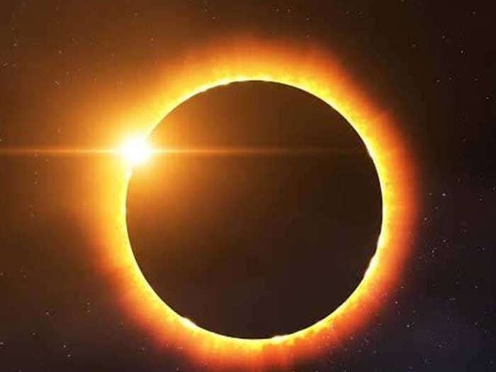 आज का आशिक सूर्य ग्रहण क्यों है खास और दुर्लभ, जानिए