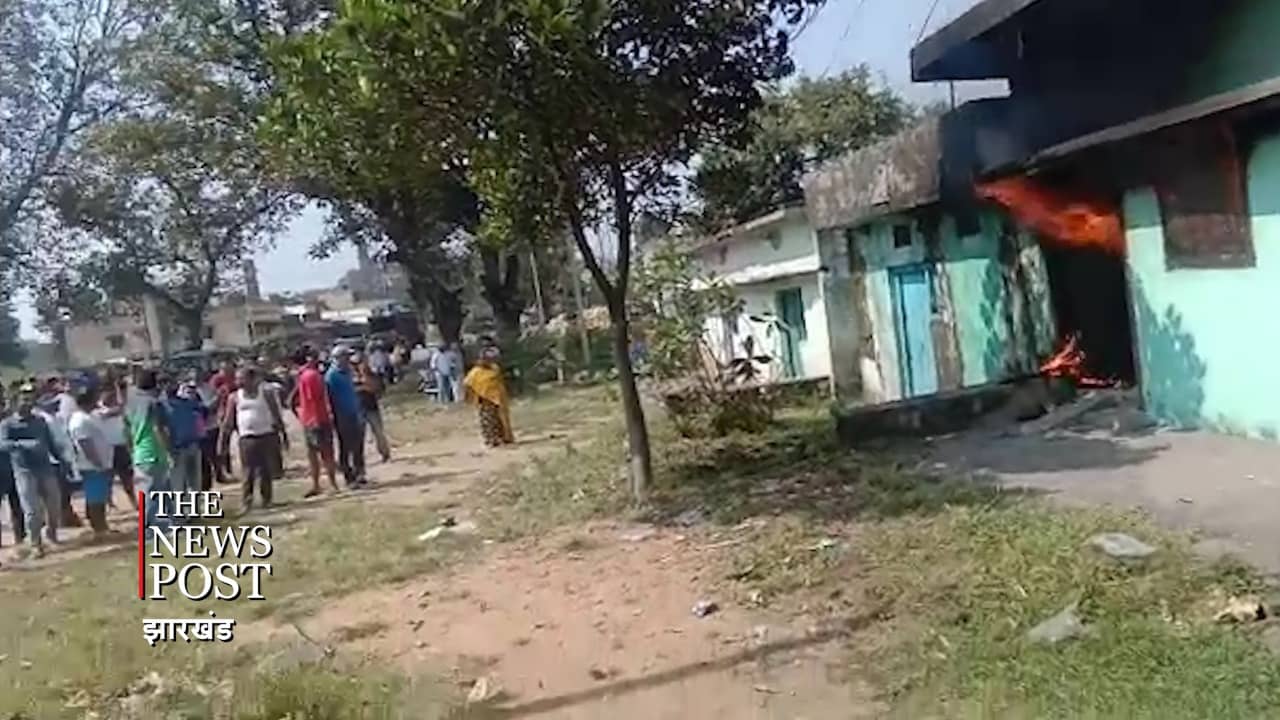 बंद गोदाम में लगी आग, लाखों के सामान जलकर राख