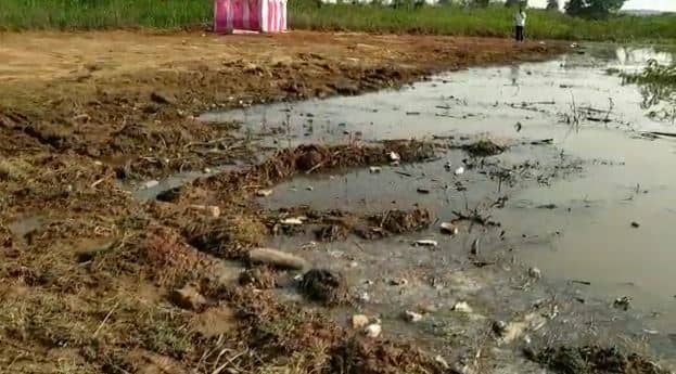 बोकारो : छठ घाट पर गंदगी का अंबार, कैसे करेंगी व्रती यहां भगवान सूर्य की पूजा!