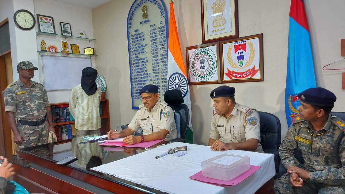 पेट्रोल पंप लूट की घटना को रांची पुलिस ने किया नाकाम,हथियार के साथ एक गिरफ्तार अन्य फरार   