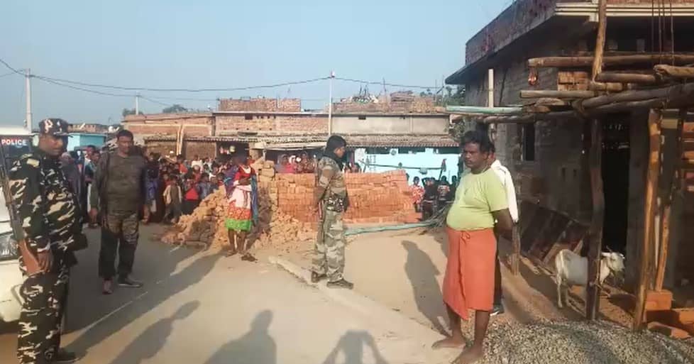 शराब लेने के बहाने घर में घुस अपराधियों ने महिला की कर दी हत्या, जांच में जुटी पुलिस