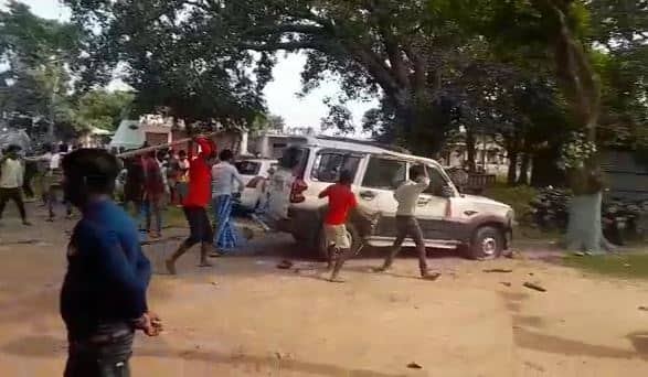 कटिहार में पूर्व जिला पार्षद सह भाजपा नेता की गोली मारकर हत्या, अक्रोशित ग्रामीण थाने में कर रहे तोड़-फोड़