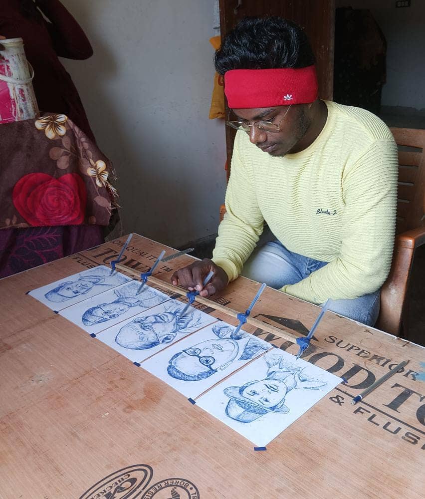 हज़ारीबाग़ के प्रीत राज की उंगलियों का देखिए जादू, कैसे क्षणभर में एकसाथ बना देते हैं कई स्केच 