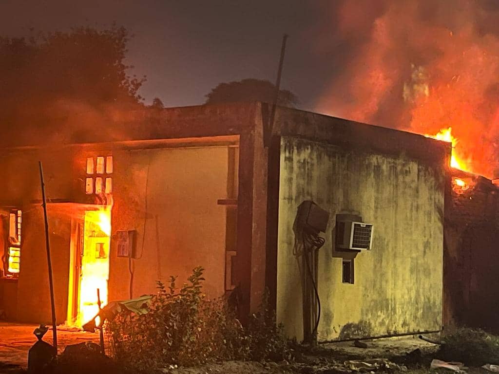 बेगूसराय : बरौनी रिफायनरी में OLA स्कूटी फटने से हुआ बड़ा ब्लास्ट, घर का सारा सामान जलकर खाक