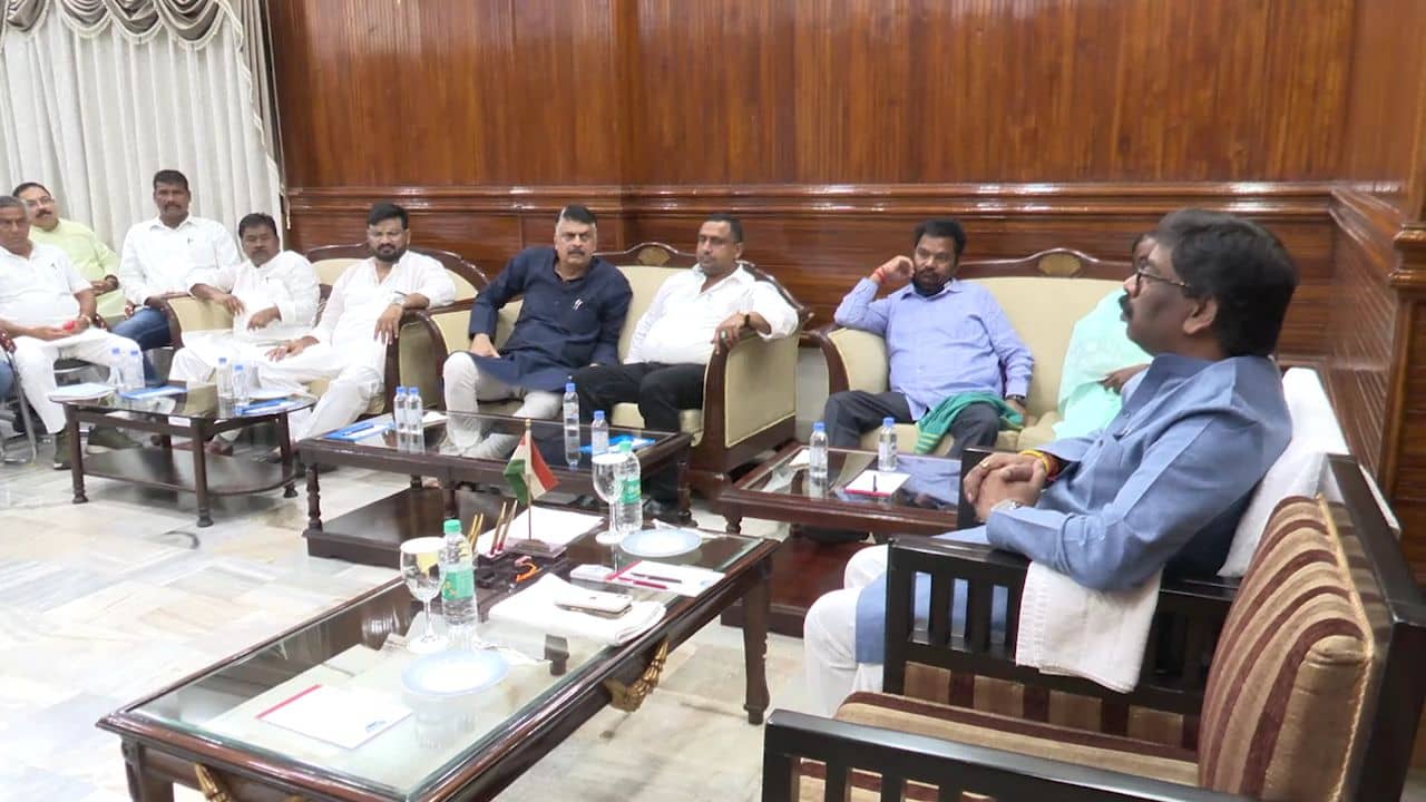 झारखंड के बढ़ा राजनीतिक तापमान, यूपीए विधायकों को रांची के पास ही रहने का निर्देश