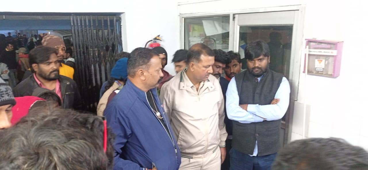 लोहरदगा : गोली मारकर युवक की हत्या, पत्नी और चचेरे भाई को भी मारी गोली, गंभीर स्थिति में रिम्स रेफर