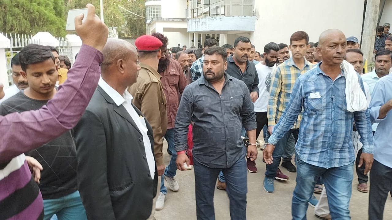 दुमका : भागवत राउत हत्याकांड में शामिल सात आरोपियों को कोर्ट ने माना दोषी, 22 नवंबर को होगी सजा