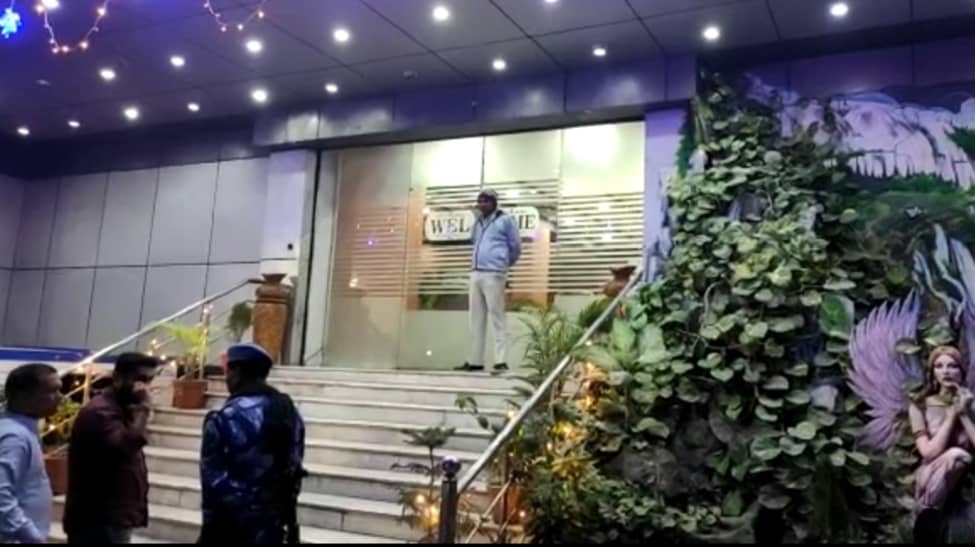 Big update : रोहतास के आरजेडी विधायक फतेह बहादुर के ठिकानों पर IT की छापेमारी, खंगाले जा रहे दस्तावेज 