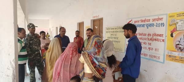 पलामू : हुसैनाबाद SDO ने किया निरीक्षण, बूथ संख्या-37 के बीएलओ को शोकाज करने का निर्देश