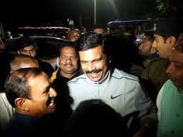 पेरोल समाप्त होने के बाद पूर्व सांसद आनन्द मोहन पहुंचे मंडल कारा सहरसा, जानिए समर्थकों से क्या कहा 