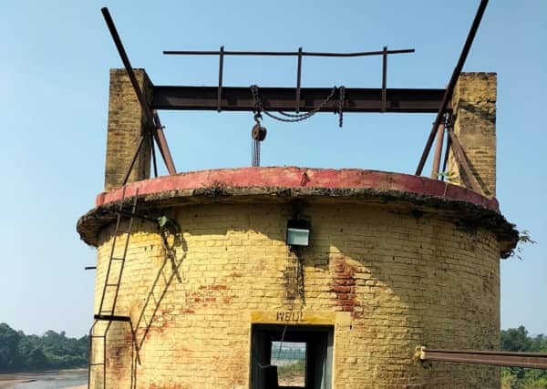 पतरातू : रेलवे कॉलोनी में जलापूर्ति के लिए बना कुंआ हादसे को दे रहा दावत, जानिए पूरी खबर