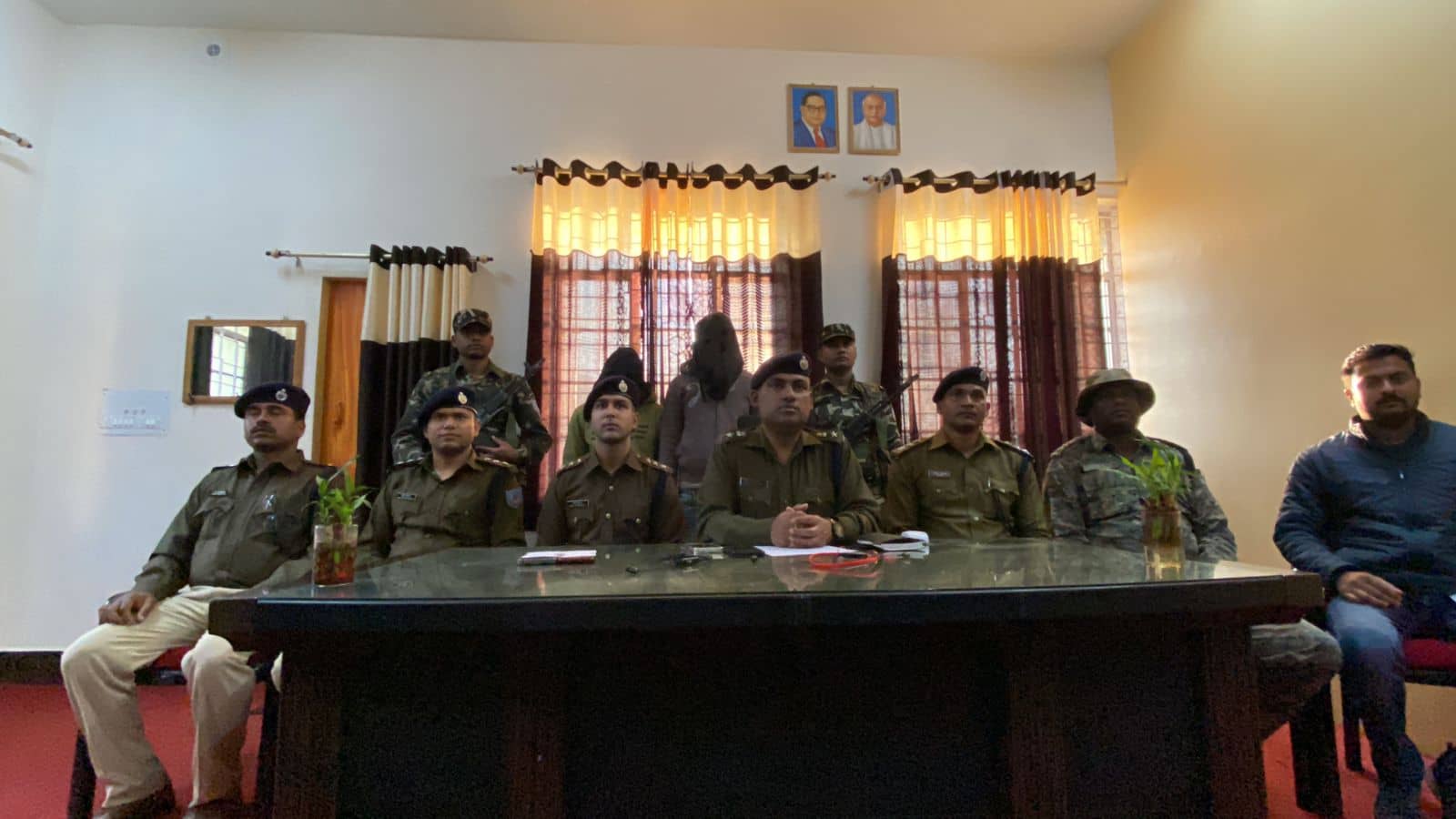 कमलदेव गिरि हत्याकांड के दो आरोपी गिरफ्तार, मुख्य साजिशकर्ता अब भी फरार, पुलिस कर रही छापामारी