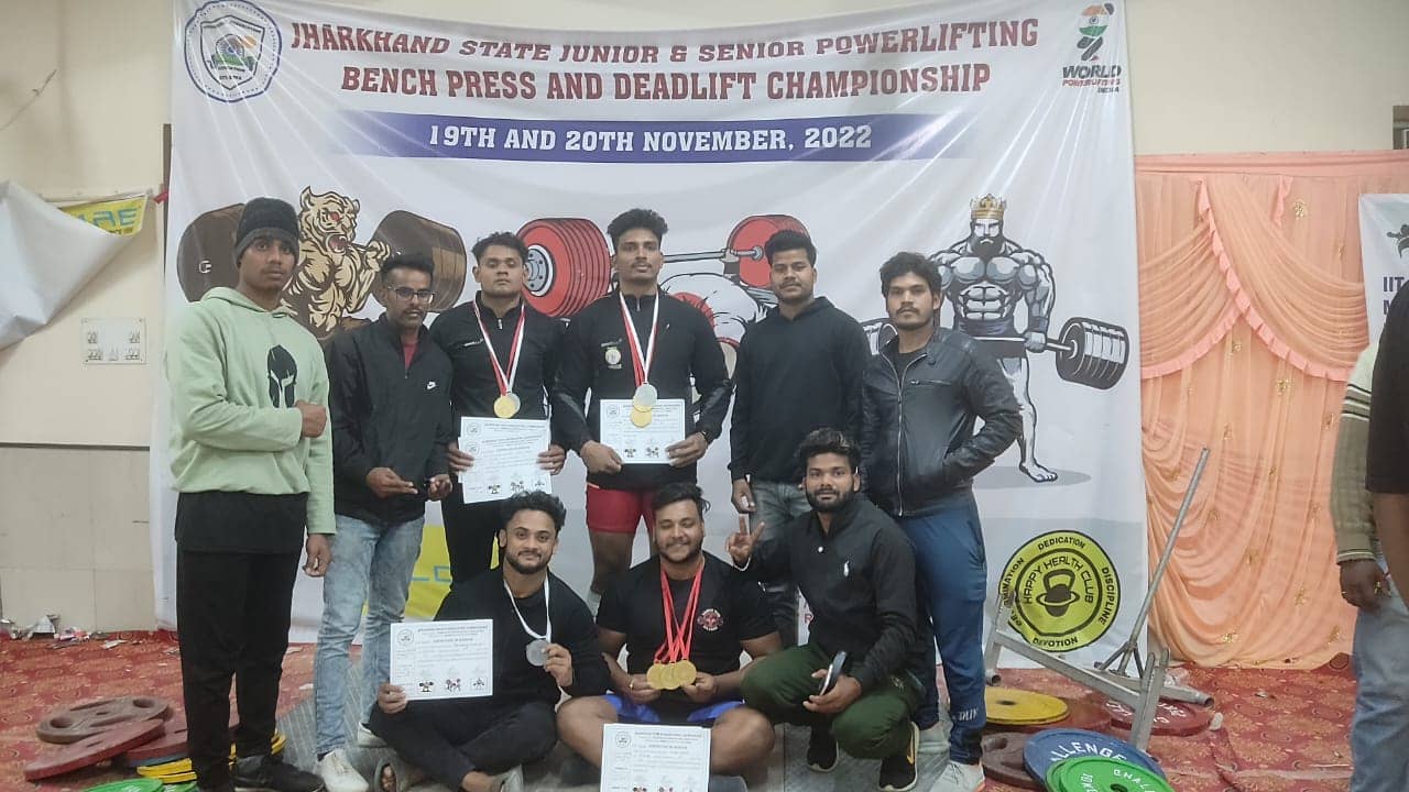 सिमडेगा : राज्य स्तरीय प्रतियोगिता में कसरत क्लब कोलेबिरा के तीन खिलाड़ियों ने जीता छह पदक