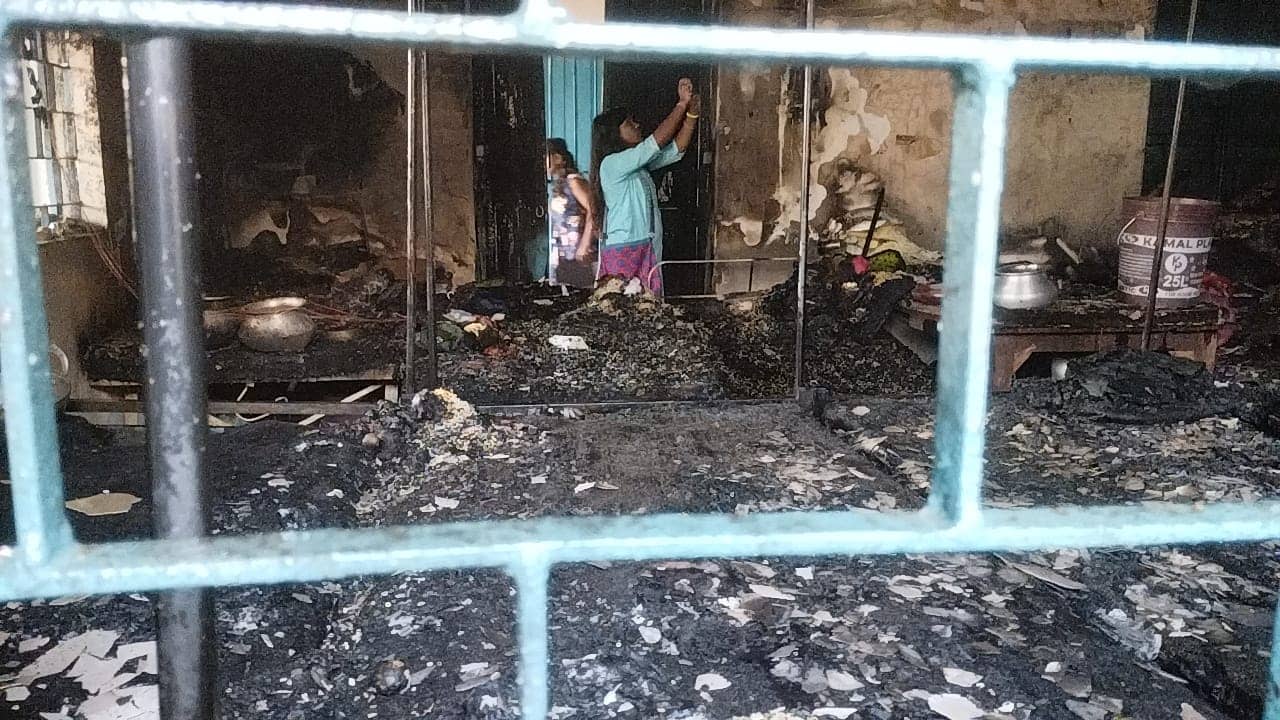 हादसा! गर्ल्स हॉस्टल में  गैस सिलेडर ब्लास्ट, एक गंभीर रूप से झुलसी, फुलोझनो में इलाजरत