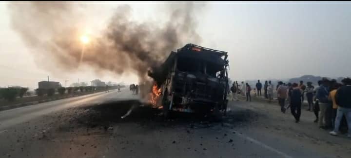 ट्रक और बाइक की जबदस्त टक्कर, बाइक सवार की मौके पर मौत