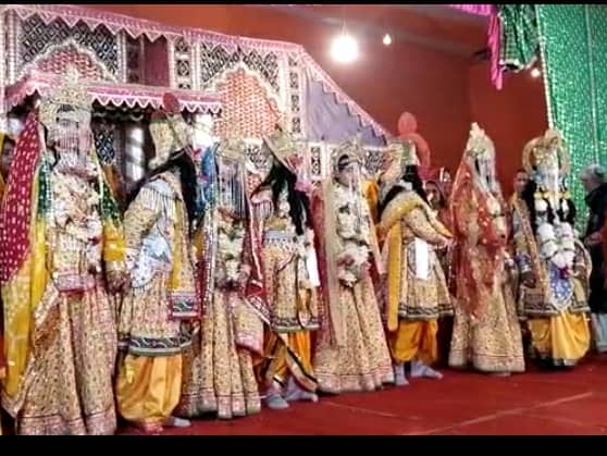 भक्ति से सराबोर हुआ बक्सर, सियपीय मिलन उत्सव में हुआ श्री राम जानकी का विवाह ,जानिए 1962 से चल रही इस परंपरा के बारे में