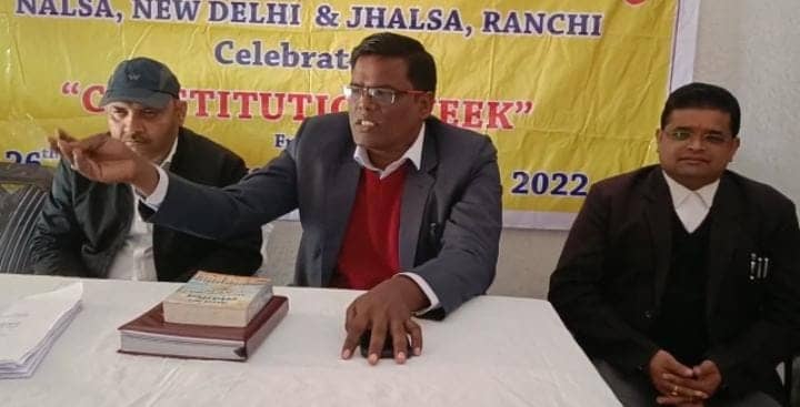 देश का संविधान जानना बेहद ज़रूरी है, किसने और क्यों कही ये बातें, जानिए