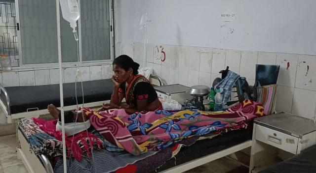 मंत्री रामेश्वर उरांव के जिला में चरमराई स्वास्थ्य व्यवस्था, सबसे बड़े अस्पताल में चिकित्सकों की घोर कमी से मरीज परेशान 