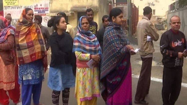 दिल्ली: MCD चुनाव की वोटिंग शुरू, जानिए किस तरह चल रहा है मतदान