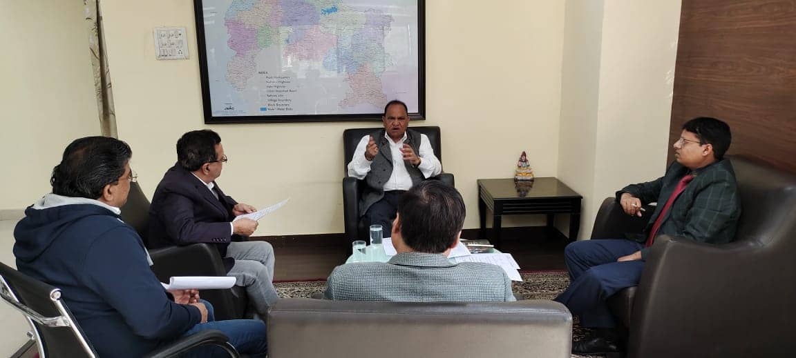 उपायुक्त की अध्यक्षता में हुई जिला अस्पताल प्रबंधन की बैठक, कई एजेंडा पर समिति ने प्रदान की स्वीकृति 