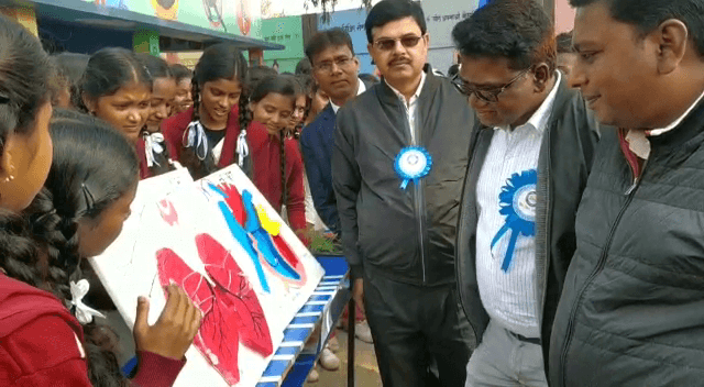 बोकारो : विज्ञान प्रदर्शनी कर बच्चों ने दिखाई अपनी प्रतिभा, हुई सराहना
