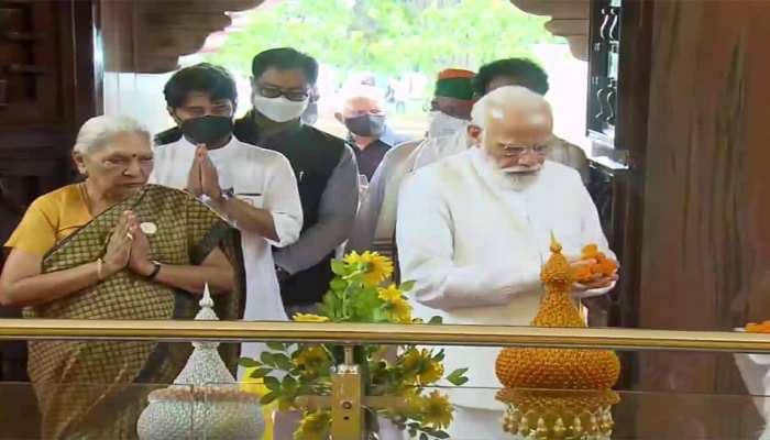 पीएम ने किया कुशीनगर अंतर्राष्ट्रीय हवाई अड्डा का उद्घाटन