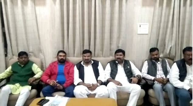 देवघर: सीएम हेमंत के दौरे से पहले झामुमो नेताओं की उच्च स्तरीय बैठक, जनता से की खतियान जोहार यात्रा में बढ़-चढ़कर भाग लेने की अपील