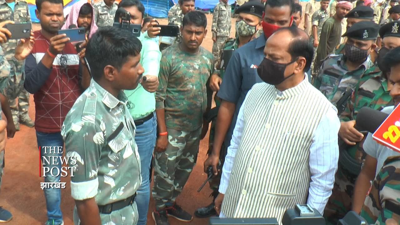 रघुवर से बोले सहायक पुलिसकर्मी, राजनीति छोड़कर सुनिए हमारी मांग!