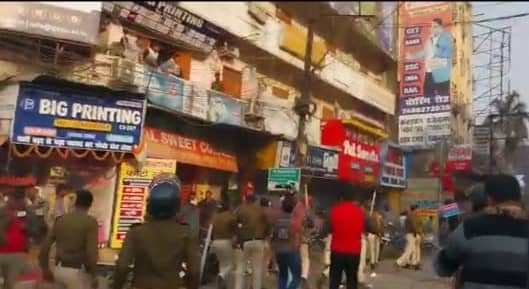 बिहार में शिक्षकों को नौकरी मांगने पर मिली लाठी, जानिए प्रदर्शनकारियों ने क्यों किया बवाल