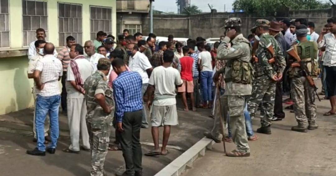 राइस मिल प्रबंधन की लापरवाही से मजदूर की मौत , परिजनों ने किया हंगामा