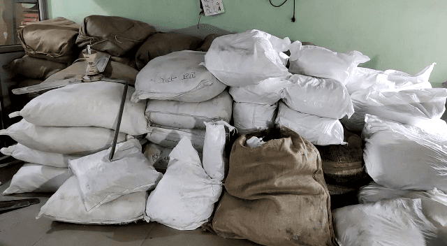 जमशेदपुर के साकची पुलिस ने छापेमारी कर चार लाख का प्रतिबंधित गुटखा किया जब्त, एक गिरफ्तार