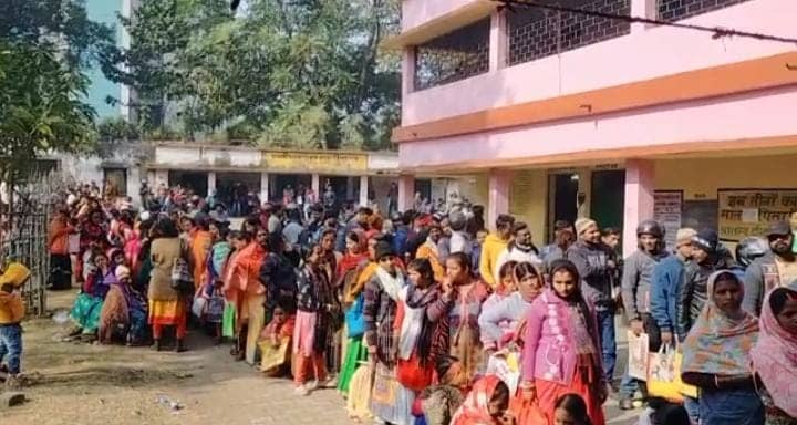 अगर आप भी अपने बच्चे का इंग्लिश मीडियम स्कूलों में करना है एडमिशन, तो जल्द पहुंचे जिला शिक्षा अधीक्षक कार्यालय, जानिए क्यों