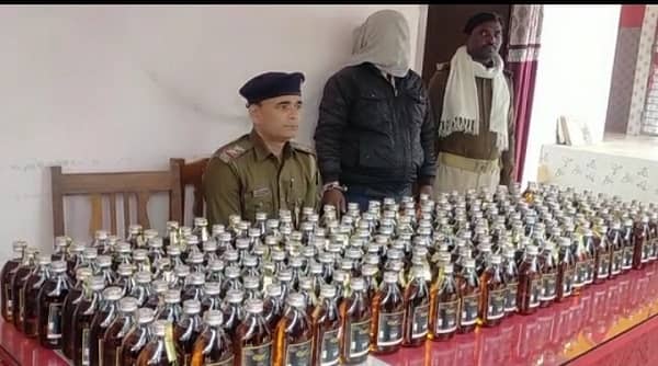 अवैध शराब के साथ धराये तस्कर, पुलिस ने की बड़ी कार्रवाई, जानिए पूरी खबर