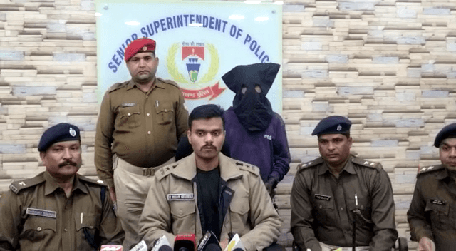 जमशेदपुर : लूट की अंटना को अंजाम देने वाला एक आरोपी गिरफ्तार, चांदी का चेन और एक देसी कट्टा बरामद