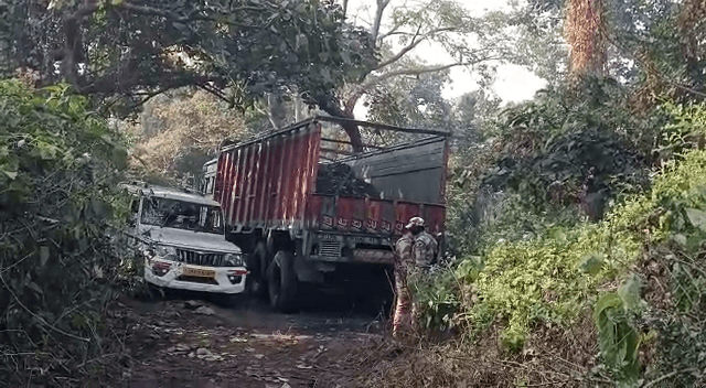 धनबाद : सीआइएसएफ की बड़ी कार्रवाई, छापेमारी में 150 टन कोयला सहित एक ट्रक जब्त