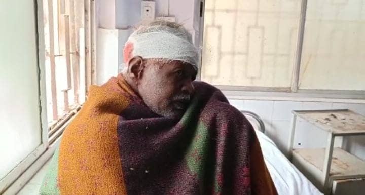 लोहरदगा : जमीन विवाद को लेकर अपराधी ने अधेड़ को मारी गोली, रिम्स रेफर 