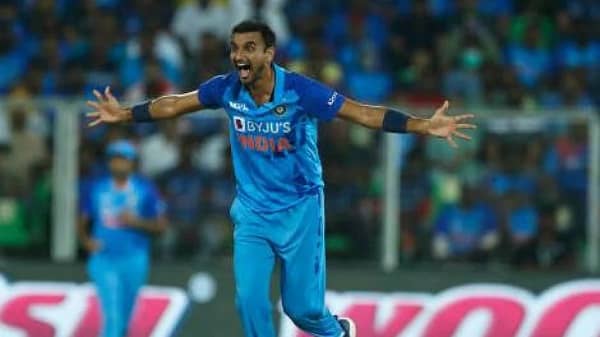 IND VS SL T-20 : श्रीलंका के खिलाफ पहला टी-20 मैच खेलने उतरेगी भारतीय टीम, जानिए संभावित प्लेइंग-11