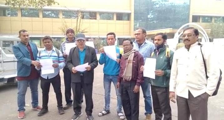 जमशेदपुर : लोगों के करोड़ों रूपए लेकर फरार हुई नन बैंकिंग कंपनी, अब पैसों के लिए दर-दर भटक रहे निवेशक