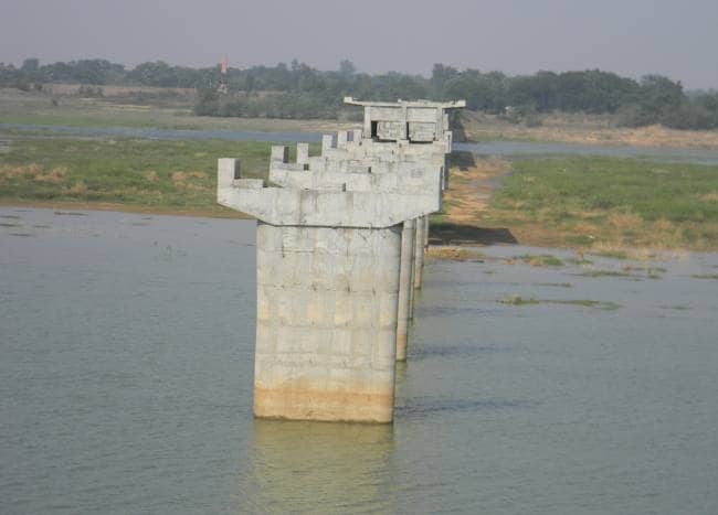 निरसा का बर बेंदिया पुल, 2007 में शुरू हुआ था काम लेकिन अब तक है अधूरा, जानिए पुल बन जाने से क्या होंगे फायदे 