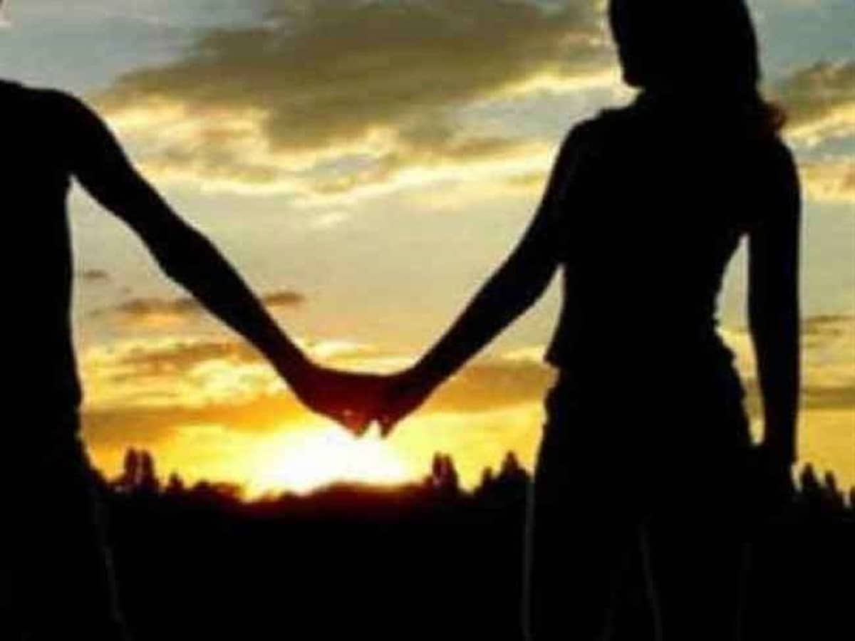 रॉन्ग नंबर से हुआ प्यार, तीन बच्चों की मां प्रेमी संग हुई फरार