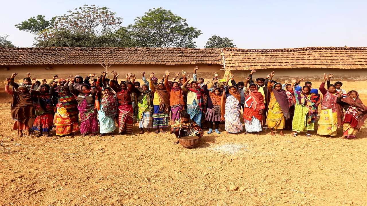 दुमका: संताल आदिवासियों की मांग, महापर्व सोहराय पर पांच दिनो की छुट्टी और सरकारी कर्मचारियों को अग्रिम वेतन दे सरकार, नही तो होगा बहिष्कार